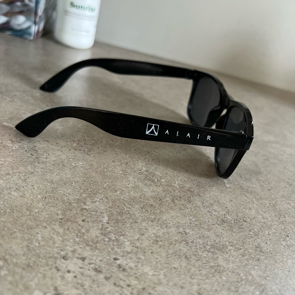 Alair Subglasses